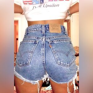 Sale 🚩 VINTAGE LEVI HIGH WAISTED CUT OFF SHORTS ❤️ SIZE 26 VINTAGE LEVI SHORTS